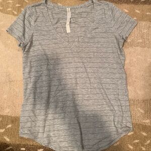 Lululemon tee